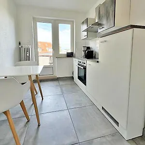 Apartment Air 13
